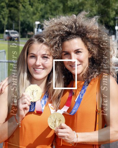 Den Haag 10 augustus 2021
De olympische sporters die een medaille hebben gewonnen op de olympische spelen van Tokyo worden geeerd door oa Mark Rutte en Minister Stef Blok. De huldiging vint plaats in het sportcentrum in het zuiderpark.
Aanwezig oa  Sifan Hassan Harrie Lavreysen  Kiran Badloe Annemiek v d Vleuten Niek Kimmann Shanne Braspennincx Abdi Nageeye Jeffrey Hoogland Gabriella Schloesser Steve Wijler Arno Kamminga Sharon v Rouwendaal Tom Dumoulin Anouk Vetter Femke Bol Nouchka Fontijn Merel Smulders Sanne v Dijke Maikel v d Vleuten Kirsten Wild Annemiek Bekkering Annette Duetz Emma Oosterwegel Marit Bouwmeester Anna v d Breggen Roy v d Berg , heren 4 roeien , dames 2 roeien, heren 4x 400m  en het nederlands dames hockeyteam .Ook chef de Mission Pieter v d Hoogenband is er natuurlijk bij . Maria Verschoor en Xan de Waard