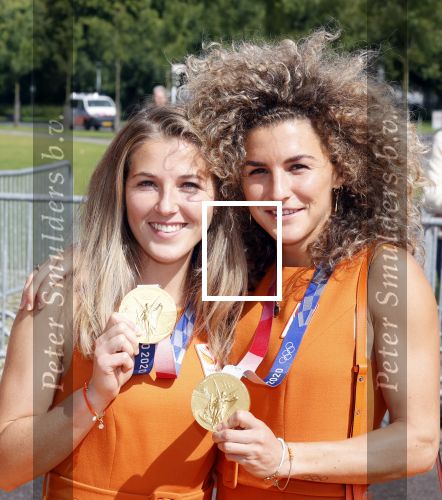 Den Haag 10 augustus 2021
De olympische sporters die een medaille hebben gewonnen op de olympische spelen van Tokyo worden geeerd door oa Mark Rutte en Minister Stef Blok. De huldiging vint plaats in het sportcentrum in het zuiderpark.
Aanwezig oa  Sifan Hassan Harrie Lavreysen  Kiran Badloe Annemiek v d Vleuten Niek Kimmann Shanne Braspennincx Abdi Nageeye Jeffrey Hoogland Gabriella Schloesser Steve Wijler Arno Kamminga Sharon v Rouwendaal Tom Dumoulin Anouk Vetter Femke Bol Nouchka Fontijn Merel Smulders Sanne v Dijke Maikel v d Vleuten Kirsten Wild Annemiek Bekkering Annette Duetz Emma Oosterwegel Marit Bouwmeester Anna v d Breggen Roy v d Berg , heren 4 roeien , dames 2 roeien, heren 4x 400m  en het nederlands dames hockeyteam .Ook chef de Mission Pieter v d Hoogenband is er natuurlijk bij . Maria Verschoor en Xan de Waard