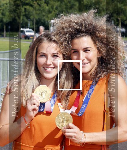 Den Haag 10 augustus 2021
De olympische sporters die een medaille hebben gewonnen op de olympische spelen van Tokyo worden geeerd door oa Mark Rutte en Minister Stef Blok. De huldiging vint plaats in het sportcentrum in het zuiderpark.
Aanwezig oa  Sifan Hassan Harrie Lavreysen  Kiran Badloe Annemiek v d Vleuten Niek Kimmann Shanne Braspennincx Abdi Nageeye Jeffrey Hoogland Gabriella Schloesser Steve Wijler Arno Kamminga Sharon v Rouwendaal Tom Dumoulin Anouk Vetter Femke Bol Nouchka Fontijn Merel Smulders Sanne v Dijke Maikel v d Vleuten Kirsten Wild Annemiek Bekkering Annette Duetz Emma Oosterwegel Marit Bouwmeester Anna v d Breggen Roy v d Berg , heren 4 roeien , dames 2 roeien, heren 4x 400m  en het nederlands dames hockeyteam .Ook chef de Mission Pieter v d Hoogenband is er natuurlijk bij . Maria Verschoor en Xan de Waard
