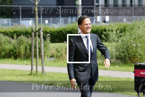 Den Haag 10 augustus 2021
De olympische sporters die een medaille hebben gewonnen op de olympische spelen van Tokyo worden geeerd door oa Mark Rutte en Minister Stef Blok. De huldiging vint plaats in het sportcentrum in het zuiderpark.
Aanwezig oa  Sifan Hassan Harrie Lavreysen  Kiran Badloe Annemiek v d Vleuten Niek Kimmann Shanne Braspennincx Abdi Nageeye Jeffrey Hoogland Gabriella Schloesser Steve Wijler Arno Kamminga Sharon v Rouwendaal Tom Dumoulin Anouk Vetter Femke Bol Nouchka Fontijn Merel Smulders Sanne v Dijke Maikel v d Vleuten Kirsten Wild Annemiek Bekkering Annette Duetz Emma Oosterwegel Marit Bouwmeester Anna v d Breggen Roy v d Berg , heren 4 roeien , dames 2 roeien, heren 4x 400m  en het nederlands dames hockeyteam .Ook chef de Mission Pieter v d Hoogenband is er natuurlijk bij .
