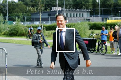 Den Haag 10 augustus 2021
De olympische sporters die een medaille hebben gewonnen op de olympische spelen van Tokyo worden geeerd door oa Mark Rutte en Minister Stef Blok. De huldiging vint plaats in het sportcentrum in het zuiderpark.
Aanwezig oa  Sifan Hassan Harrie Lavreysen  Kiran Badloe Annemiek v d Vleuten Niek Kimmann Shanne Braspennincx Abdi Nageeye Jeffrey Hoogland Gabriella Schloesser Steve Wijler Arno Kamminga Sharon v Rouwendaal Tom Dumoulin Anouk Vetter Femke Bol Nouchka Fontijn Merel Smulders Sanne v Dijke Maikel v d Vleuten Kirsten Wild Annemiek Bekkering Annette Duetz Emma Oosterwegel Marit Bouwmeester Anna v d Breggen Roy v d Berg , heren 4 roeien , dames 2 roeien, heren 4x 400m  en het nederlands dames hockeyteam .Ook chef de Mission Pieter v d Hoogenband is er natuurlijk bij .