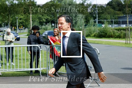 Den Haag 10 augustus 2021
De olympische sporters die een medaille hebben gewonnen op de olympische spelen van Tokyo worden geeerd door oa Mark Rutte en Minister Stef Blok. De huldiging vint plaats in het sportcentrum in het zuiderpark.
Aanwezig oa  Sifan Hassan Harrie Lavreysen  Kiran Badloe Annemiek v d Vleuten Niek Kimmann Shanne Braspennincx Abdi Nageeye Jeffrey Hoogland Gabriella Schloesser Steve Wijler Arno Kamminga Sharon v Rouwendaal Tom Dumoulin Anouk Vetter Femke Bol Nouchka Fontijn Merel Smulders Sanne v Dijke Maikel v d Vleuten Kirsten Wild Annemiek Bekkering Annette Duetz Emma Oosterwegel Marit Bouwmeester Anna v d Breggen Roy v d Berg , heren 4 roeien , dames 2 roeien, heren 4x 400m  en het nederlands dames hockeyteam .Ook chef de Mission Pieter v d Hoogenband is er natuurlijk bij .