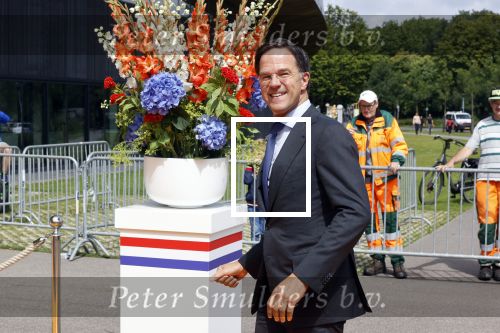 Den Haag 10 augustus 2021
De olympische sporters die een medaille hebben gewonnen op de olympische spelen van Tokyo worden geeerd door oa Mark Rutte en Minister Stef Blok. De huldiging vint plaats in het sportcentrum in het zuiderpark.
Aanwezig oa  Sifan Hassan Harrie Lavreysen  Kiran Badloe Annemiek v d Vleuten Niek Kimmann Shanne Braspennincx Abdi Nageeye Jeffrey Hoogland Gabriella Schloesser Steve Wijler Arno Kamminga Sharon v Rouwendaal Tom Dumoulin Anouk Vetter Femke Bol Nouchka Fontijn Merel Smulders Sanne v Dijke Maikel v d Vleuten Kirsten Wild Annemiek Bekkering Annette Duetz Emma Oosterwegel Marit Bouwmeester Anna v d Breggen Roy v d Berg , heren 4 roeien , dames 2 roeien, heren 4x 400m  en het nederlands dames hockeyteam .Ook chef de Mission Pieter v d Hoogenband is er natuurlijk bij .