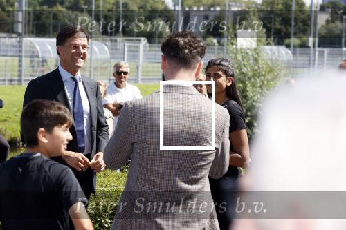 Den Haag 10 augustus 2021
De olympische sporters die een medaille hebben gewonnen op de olympische spelen van Tokyo worden geeerd door oa Mark Rutte en Minister Stef Blok. De huldiging vint plaats in het sportcentrum in het zuiderpark.
Aanwezig oa  Sifan Hassan Harrie Lavreysen  Kiran Badloe Annemiek v d Vleuten Niek Kimmann Shanne Braspennincx Abdi Nageeye Jeffrey Hoogland Gabriella Schloesser Steve Wijler Arno Kamminga Sharon v Rouwendaal Tom Dumoulin Anouk Vetter Femke Bol Nouchka Fontijn Merel Smulders Sanne v Dijke Maikel v d Vleuten Kirsten Wild Annemiek Bekkering Annette Duetz Emma Oosterwegel Marit Bouwmeester Anna v d Breggen Roy v d Berg , heren 4 roeien , dames 2 roeien, heren 4x 400m  en het nederlands dames hockeyteam .Ook chef de Mission Pieter v d Hoogenband is er natuurlijk bij .