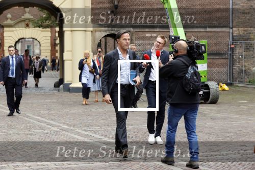 Den Haag 31 augustus 2021
Mark Rutte , Wopke Hoekstra Lillianne Ploumen Jesse Klaver Sigrid Kaag Gert Jan Segers en Rob Jetten op gesprek bij Mariette Hamer ivm vormen van nieuwe regering op het binnenhof. Mark en Jair Ferwerda