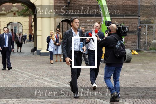 Den Haag 31 augustus 2021
Mark Rutte , Wopke Hoekstra Lillianne Ploumen Jesse Klaver Sigrid Kaag Gert Jan Segers en Rob Jetten op gesprek bij Mariette Hamer ivm vormen van nieuwe regering op het binnenhof. Mark en Jair Ferwerda