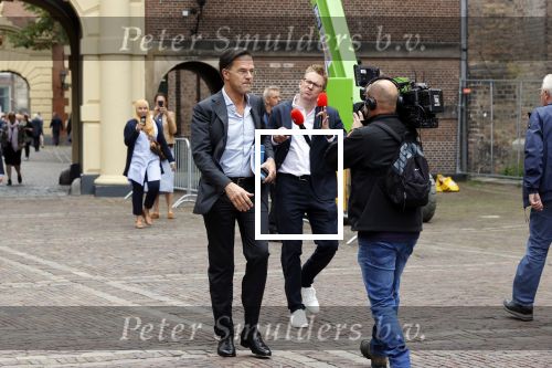 Den Haag 31 augustus 2021
Mark Rutte , Wopke Hoekstra Lillianne Ploumen Jesse Klaver Sigrid Kaag Gert Jan Segers en Rob Jetten op gesprek bij Mariette Hamer ivm vormen van nieuwe regering op het binnenhof. Mark en Jair Ferwerda