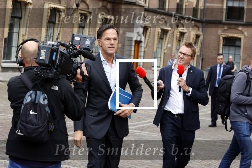 Den Haag 31 augustus 2021
Mark Rutte , Wopke Hoekstra Lillianne Ploumen Jesse Klaver Sigrid Kaag Gert Jan Segers en Rob Jetten op gesprek bij Mariette Hamer ivm vormen van nieuwe regering op het binnenhof. Mark en Jair Ferwerda