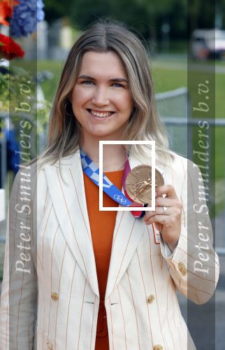 Den Haag 10 augustus 2021
De olympische sporters die een medaille hebben gewonnen op de olympische spelen van Tokyo worden geeerd door oa Mark Rutte en Minister Stef Blok. De huldiging vint plaats in het sportcentrum in het zuiderpark.
Aanwezig oa  Sifan Hassan Harrie Lavreysen  Kiran Badloe Annemiek v d Vleuten Niek Kimmann Shanne Braspennincx Abdi Nageeye Jeffrey Hoogland Gabriella Schloesser Steve Wijler Arno Kamminga Sharon v Rouwendaal Tom Dumoulin Anouk Vetter Femke Bol Nouchka Fontijn Merel Smulders Sanne v Dijke Maikel v d Vleuten Kirsten Wild Annemiek Bekkering Annette Duetz Emma Oosterwegel Marit Bouwmeester Anna v d Breggen Roy v d Berg , heren 4 roeien , dames 2 roeien, heren 4x 400m  en het nederlands dames hockeyteam .Ook chef de Mission Pieter v d Hoogenband is er natuurlijk bij . Merel Smulders