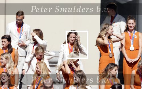 Den Haag 10 augustus 2021
Koning Willem Alexander en Koningin Maxima ontvangen op paleis noordeinde alle medaillewinnaars van de Olympische spelen in Tokyo. oa Sifan Hassan Harrie Lavreysen  Kiran Badloe Annemiek v d Vleuten Niek Kimmann Shanne Braspennincx Abdi Nageeye Jeffrey Hoogland Gabriella Schloesser Steve Wijler Arno Kamminga Sharon v Rouwendaal Tom Dumoulin Anouk Vetter Femke Bol Nouchka Fontijn Merel Smulders Sanne v Dijke Maikel v d Vleuten Kirsten Wild Annemiek Bekkering Annette Duetz Emma Oosterwegel Marit Bouwmeester Anna v d Breggen Roy v d Berg , heren 4 roeien , dames 2 roeien, heren 4x 400m  en het nederlands dames hockeyteam .Ook chef de Mission Pieter v d Hoogenband is er natuurlijk bij .