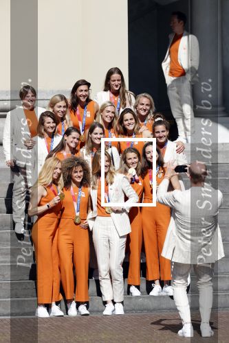 Den Haag 10 augustus 2021
Koning Willem Alexander en Koningin Maxima ontvangen op paleis noordeinde alle medaillewinnaars van de Olympische spelen in Tokyo. oa Sifan Hassan Harrie Lavreysen  Kiran Badloe Annemiek v d Vleuten Niek Kimmann Shanne Braspennincx Abdi Nageeye Jeffrey Hoogland Gabriella Schloesser Steve Wijler Arno Kamminga Sharon v Rouwendaal Tom Dumoulin Anouk Vetter Femke Bol Nouchka Fontijn Merel Smulders Sanne v Dijke Maikel v d Vleuten Kirsten Wild Annemiek Bekkering Annette Duetz Emma Oosterwegel Marit Bouwmeester Anna v d Breggen Roy v d Berg , heren 4 roeien , dames 2 roeien, heren 4x 400m  en het nederlands dames hockeyteam .Ook chef de Mission Pieter v d Hoogenband is er natuurlijk bij .