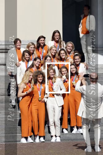 Den Haag 10 augustus 2021
Koning Willem Alexander en Koningin Maxima ontvangen op paleis noordeinde alle medaillewinnaars van de Olympische spelen in Tokyo. oa Sifan Hassan Harrie Lavreysen  Kiran Badloe Annemiek v d Vleuten Niek Kimmann Shanne Braspennincx Abdi Nageeye Jeffrey Hoogland Gabriella Schloesser Steve Wijler Arno Kamminga Sharon v Rouwendaal Tom Dumoulin Anouk Vetter Femke Bol Nouchka Fontijn Merel Smulders Sanne v Dijke Maikel v d Vleuten Kirsten Wild Annemiek Bekkering Annette Duetz Emma Oosterwegel Marit Bouwmeester Anna v d Breggen Roy v d Berg , heren 4 roeien , dames 2 roeien, heren 4x 400m  en het nederlands dames hockeyteam .Ook chef de Mission Pieter v d Hoogenband is er natuurlijk bij .