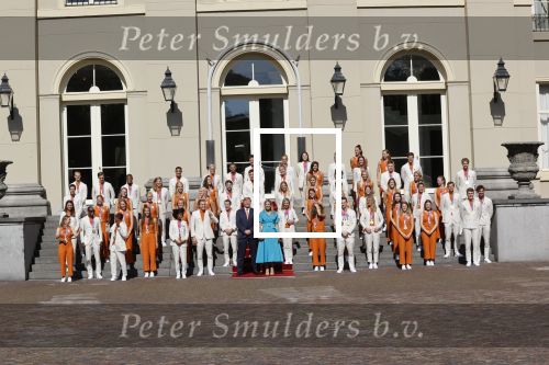 Den Haag 10 augustus 2021
Koning Willem Alexander en Koningin Maxima ontvangen op paleis noordeinde alle medaillewinnaars van de Olympische spelen in Tokyo. oa Sifan Hassan Harrie Lavreysen  Kiran Badloe Annemiek v d Vleuten Niek Kimmann Shanne Braspennincx Abdi Nageeye Jeffrey Hoogland Gabriella Schloesser Steve Wijler Arno Kamminga Sharon v Rouwendaal Tom Dumoulin Anouk Vetter Femke Bol Nouchka Fontijn Merel Smulders Sanne v Dijke Maikel v d Vleuten Kirsten Wild Annemiek Bekkering Annette Duetz Emma Oosterwegel Marit Bouwmeester Anna v d Breggen Roy v d Berg , heren 4 roeien , dames 2 roeien, heren 4x 400m  en het nederlands dames hockeyteam .Ook chef de Mission Pieter v d Hoogenband is er natuurlijk bij .