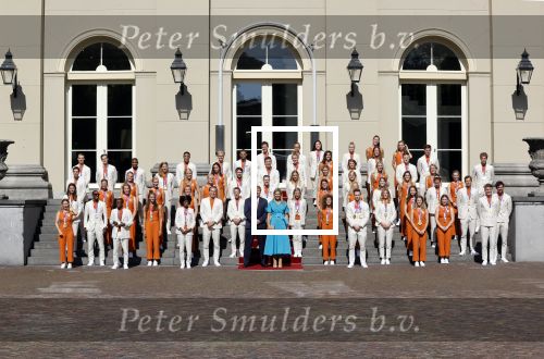 Den Haag 10 augustus 2021
Koning Willem Alexander en Koningin Maxima ontvangen op paleis noordeinde alle medaillewinnaars van de Olympische spelen in Tokyo. oa Sifan Hassan Harrie Lavreysen  Kiran Badloe Annemiek v d Vleuten Niek Kimmann Shanne Braspennincx Abdi Nageeye Jeffrey Hoogland Gabriella Schloesser Steve Wijler Arno Kamminga Sharon v Rouwendaal Tom Dumoulin Anouk Vetter Femke Bol Nouchka Fontijn Merel Smulders Sanne v Dijke Maikel v d Vleuten Kirsten Wild Annemiek Bekkering Annette Duetz Emma Oosterwegel Marit Bouwmeester Anna v d Breggen Roy v d Berg , heren 4 roeien , dames 2 roeien, heren 4x 400m  en het nederlands dames hockeyteam .Ook chef de Mission Pieter v d Hoogenband is er natuurlijk bij .
