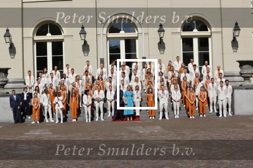 Den Haag 10 augustus 2021
Koning Willem Alexander en Koningin Maxima ontvangen op paleis noordeinde alle medaillewinnaars van de Olympische spelen in Tokyo. oa Sifan Hassan Harrie Lavreysen  Kiran Badloe Annemiek v d Vleuten Niek Kimmann Shanne Braspennincx Abdi Nageeye Jeffrey Hoogland Gabriella Schloesser Steve Wijler Arno Kamminga Sharon v Rouwendaal Tom Dumoulin Anouk Vetter Femke Bol Nouchka Fontijn Merel Smulders Sanne v Dijke Maikel v d Vleuten Kirsten Wild Annemiek Bekkering Annette Duetz Emma Oosterwegel Marit Bouwmeester Anna v d Breggen Roy v d Berg , heren 4 roeien , dames 2 roeien, heren 4x 400m  en het nederlands dames hockeyteam .Ook chef de Mission Pieter v d Hoogenband is er natuurlijk bij .