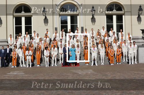 Den Haag 10 augustus 2021
Koning Willem Alexander en Koningin Maxima ontvangen op paleis noordeinde alle medaillewinnaars van de Olympische spelen in Tokyo. oa Sifan Hassan Harrie Lavreysen  Kiran Badloe Annemiek v d Vleuten Niek Kimmann Shanne Braspennincx Abdi Nageeye Jeffrey Hoogland Gabriella Schloesser Steve Wijler Arno Kamminga Sharon v Rouwendaal Tom Dumoulin Anouk Vetter Femke Bol Nouchka Fontijn Merel Smulders Sanne v Dijke Maikel v d Vleuten Kirsten Wild Annemiek Bekkering Annette Duetz Emma Oosterwegel Marit Bouwmeester Anna v d Breggen Roy v d Berg , heren 4 roeien , dames 2 roeien, heren 4x 400m  en het nederlands dames hockeyteam .Ook chef de Mission Pieter v d Hoogenband is er natuurlijk bij .