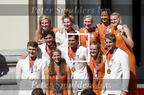 Den Haag 10 augustus 2021
Koning Willem Alexander en Koningin Maxima ontvangen op paleis noordeinde alle medaillewinnaars van de Olympische spelen in Tokyo. oa Sifan Hassan Harrie Lavreysen  Kiran Badloe Annemiek v d Vleuten Niek Kimmann Shanne Braspennincx Abdi Nageeye Jeffrey Hoogland Gabriella Schloesser Steve Wijler Arno Kamminga Sharon v Rouwendaal Tom Dumoulin Anouk Vetter Femke Bol Nouchka Fontijn Merel Smulders Sanne v Dijke Maikel v d Vleuten Kirsten Wild Annemiek Bekkering Annette Duetz Emma Oosterwegel Marit Bouwmeester Anna v d Breggen Roy v d Berg , heren 4 roeien , dames 2 roeien, heren 4x 400m  en het nederlands dames hockeyteam .Ook chef de Mission Pieter v d Hoogenband is er natuurlijk bij .