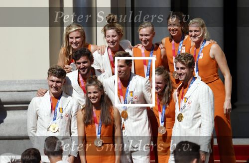 Den Haag 10 augustus 2021
Koning Willem Alexander en Koningin Maxima ontvangen op paleis noordeinde alle medaillewinnaars van de Olympische spelen in Tokyo. oa Sifan Hassan Harrie Lavreysen  Kiran Badloe Annemiek v d Vleuten Niek Kimmann Shanne Braspennincx Abdi Nageeye Jeffrey Hoogland Gabriella Schloesser Steve Wijler Arno Kamminga Sharon v Rouwendaal Tom Dumoulin Anouk Vetter Femke Bol Nouchka Fontijn Merel Smulders Sanne v Dijke Maikel v d Vleuten Kirsten Wild Annemiek Bekkering Annette Duetz Emma Oosterwegel Marit Bouwmeester Anna v d Breggen Roy v d Berg , heren 4 roeien , dames 2 roeien, heren 4x 400m  en het nederlands dames hockeyteam .Ook chef de Mission Pieter v d Hoogenband is er natuurlijk bij .
