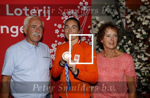 Schiphol 9 augustus 2021
Aankomst olympische sporters op schiphol in hotel Hilton.Nouchka Fontijn met haar ouders en hond