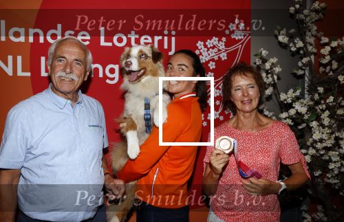 Schiphol 9 augustus 2021
Aankomst olympische sporters op schiphol in hotel Hilton.Nouchka Fontijn met haar ouders en hond