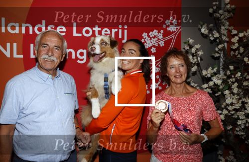 Schiphol 9 augustus 2021
Aankomst olympische sporters op schiphol in hotel Hilton.Nouchka Fontijn met haar ouders en hond