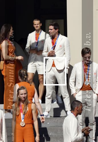 Den Haag 10 augustus 2021
Koning Willem Alexander en Koningin Maxima ontvangen op paleis noordeinde alle medaillewinnaars van de Olympische spelen in Tokyo. oa Sifan Hassan Harrie Lavreysen  Kiran Badloe Annemiek v d Vleuten Niek Kimmann Shanne Braspennincx Abdi Nageeye Jeffrey Hoogland Gabriella Schloesser Steve Wijler Arno Kamminga Sharon v Rouwendaal Tom Dumoulin Anouk Vetter Femke Bol Nouchka Fontijn Merel Smulders Sanne v Dijke Maikel v d Vleuten Kirsten Wild Annemiek Bekkering Annette Duetz Emma Oosterwegel Marit Bouwmeester Anna v d Breggen Roy v d Berg , heren 4 roeien , dames 2 roeien, heren 4x 400m  en het nederlands dames hockeyteam .Ook chef de Mission Pieter v d Hoogenband is er natuurlijk bij .
