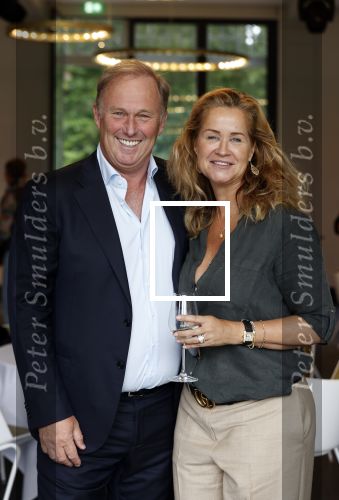 Leersum 26 augustus 2021
Expositie Paulien Huizinga bij Parc Broekhuizen . paulien met vriend/partner Ronald Goes