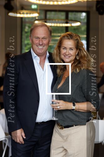 Leersum 26 augustus 2021
Expositie Paulien Huizinga bij Parc Broekhuizen . paulien met vriend/partner Ronald Goes