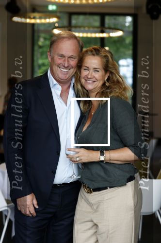 Leersum 26 augustus 2021
Expositie Paulien Huizinga bij Parc Broekhuizen . paulien met vriend/partner Ronald Goes