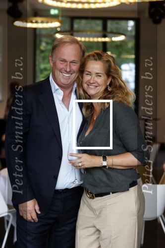 Leersum 26 augustus 2021
Expositie Paulien Huizinga bij Parc Broekhuizen . paulien met vriend/partner Ronald Goes