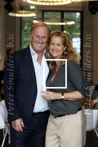 Leersum 26 augustus 2021
Expositie Paulien Huizinga bij Parc Broekhuizen . paulien met vriend/partner Ronald Goes