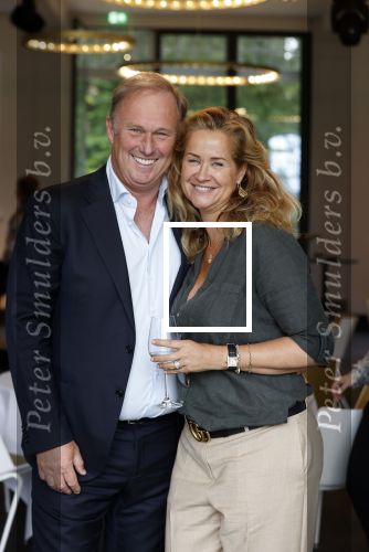 Leersum 26 augustus 2021
Expositie Paulien Huizinga bij Parc Broekhuizen . paulien met vriend/partner Ronald Goes