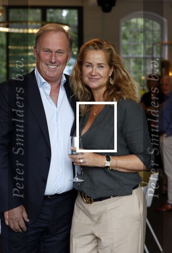Leersum 26 augustus 2021
Expositie Paulien Huizinga bij Parc Broekhuizen . paulien met vriend/partner Ronald Goes