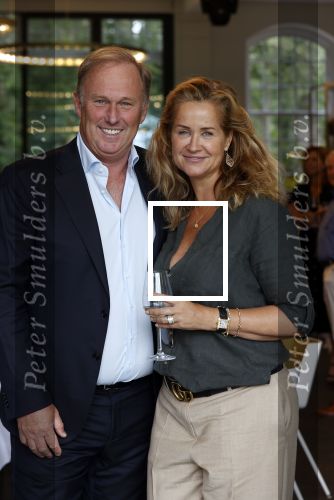 Leersum 26 augustus 2021
Expositie Paulien Huizinga bij Parc Broekhuizen . paulien met vriend/partner Ronald Goes