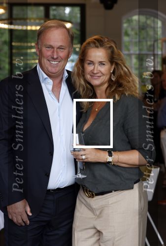 Leersum 26 augustus 2021
Expositie Paulien Huizinga bij Parc Broekhuizen . paulien met vriend/partner Ronald Goes