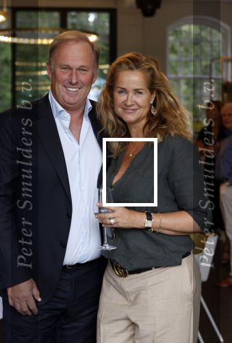 Leersum 26 augustus 2021
Expositie Paulien Huizinga bij Parc Broekhuizen . paulien met vriend/partner Ronald Goes