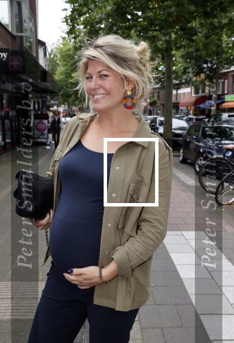 Hilversum 31 augustus 2021
Presentatie kledinglijn Lonneke Nooteboom in samenwerking met Shoeby. Pauline Wingelaar zwanger van haar derde kindje