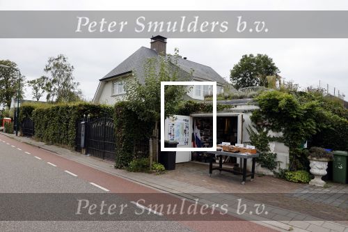 Breukeleveen 31 aqugustus 2021
Prins Maurits en Prinses Marilene hebben een nieuw huis / villa aan de loosdrechtse plassen gekocht. Prinses mabel woont 100 meter bij ze vandaan.