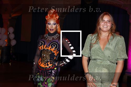 Amsterdam 25 augustus 2021
Expositie met Prinses Eloise in de Beurs v Berlage. Het is een event van Magnum ijs. Eloise met Envy Peru