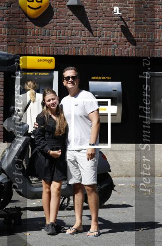 Amsterdam 15 augustus 2021 
Quincy Schellevis met zijn dochter Bobby en hun Biro