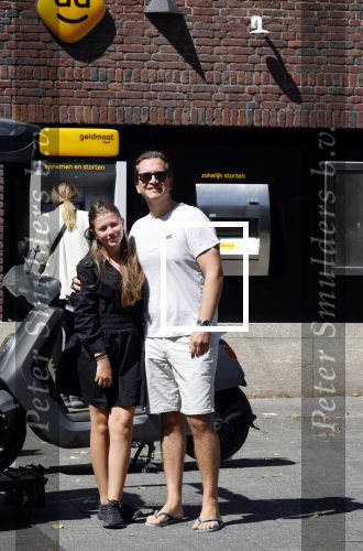 Amsterdam 15 augustus 2021 
Quincy Schellevis met zijn dochter Bobby en hun Biro