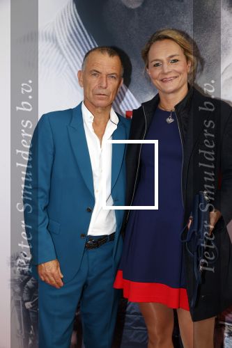 Amsterdam 30 augustus 2021
Premiere de veroordeling in Tuschinski. Raymond Thiry met partner