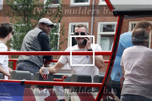 Amsterdam 21 augustus 2021
Demonstratie Mute us in amsterdam . Er zijn meerdere djs aanwezig zoals Sunnery James Ryan Marciano Ronald Molendijk Fred v Leer Sidney Brandeis en Menno Kohler.