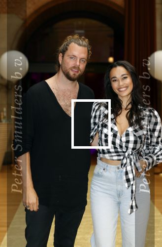 Amsterdam 25 augustus 2021
Expositie met Prinses Eloise in de Beurs v Berlage. Het is een event van Magnum ijs. Romy Monteiro met vriend Jasper Suyk