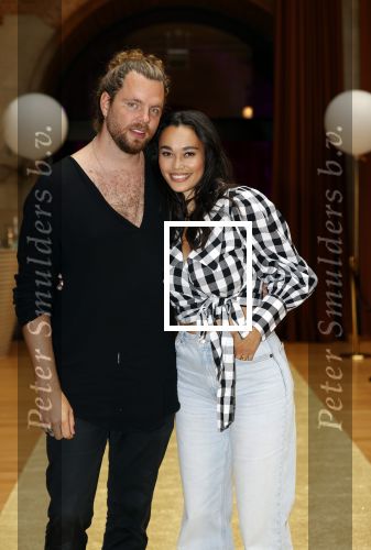 Amsterdam 25 augustus 2021
Expositie met Prinses Eloise in de Beurs v Berlage. Het is een event van Magnum ijs. Romy Monteiro met vriend Jasper Suyk