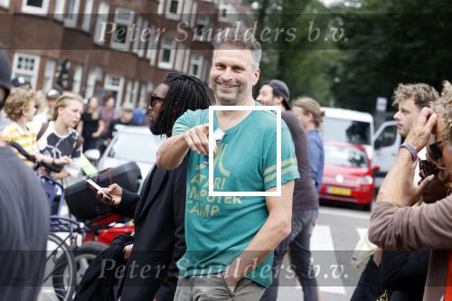 Amsterdam 21 augustus 2021
Demonstratie Mute us in amsterdam . Er zijn meerdere djs aanwezig zoals Sunnery James Ryan Marciano Ronald Molendijk Fred v Leer Sidney Brandeis en Menno Kohler.
