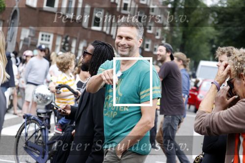 Amsterdam 21 augustus 2021
Demonstratie Mute us in amsterdam . Er zijn meerdere djs aanwezig zoals Sunnery James Ryan Marciano Ronald Molendijk Fred v Leer Sidney Brandeis en Menno Kohler.