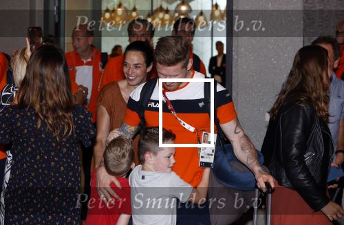 Schiphol 9 augustus 2021
Aankomst olympische sporters op schiphol in hotel Hilton. Roy v d Berg met vrouw en kinderen