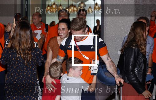 Schiphol 9 augustus 2021
Aankomst olympische sporters op schiphol in hotel Hilton. Roy v d Berg met vrouw en kinderen