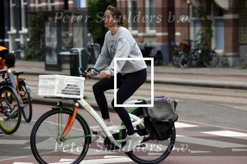 Amsterdam 29 augustus 2021
Sanne Wallis de Vries op de fiets in Amsterdam.